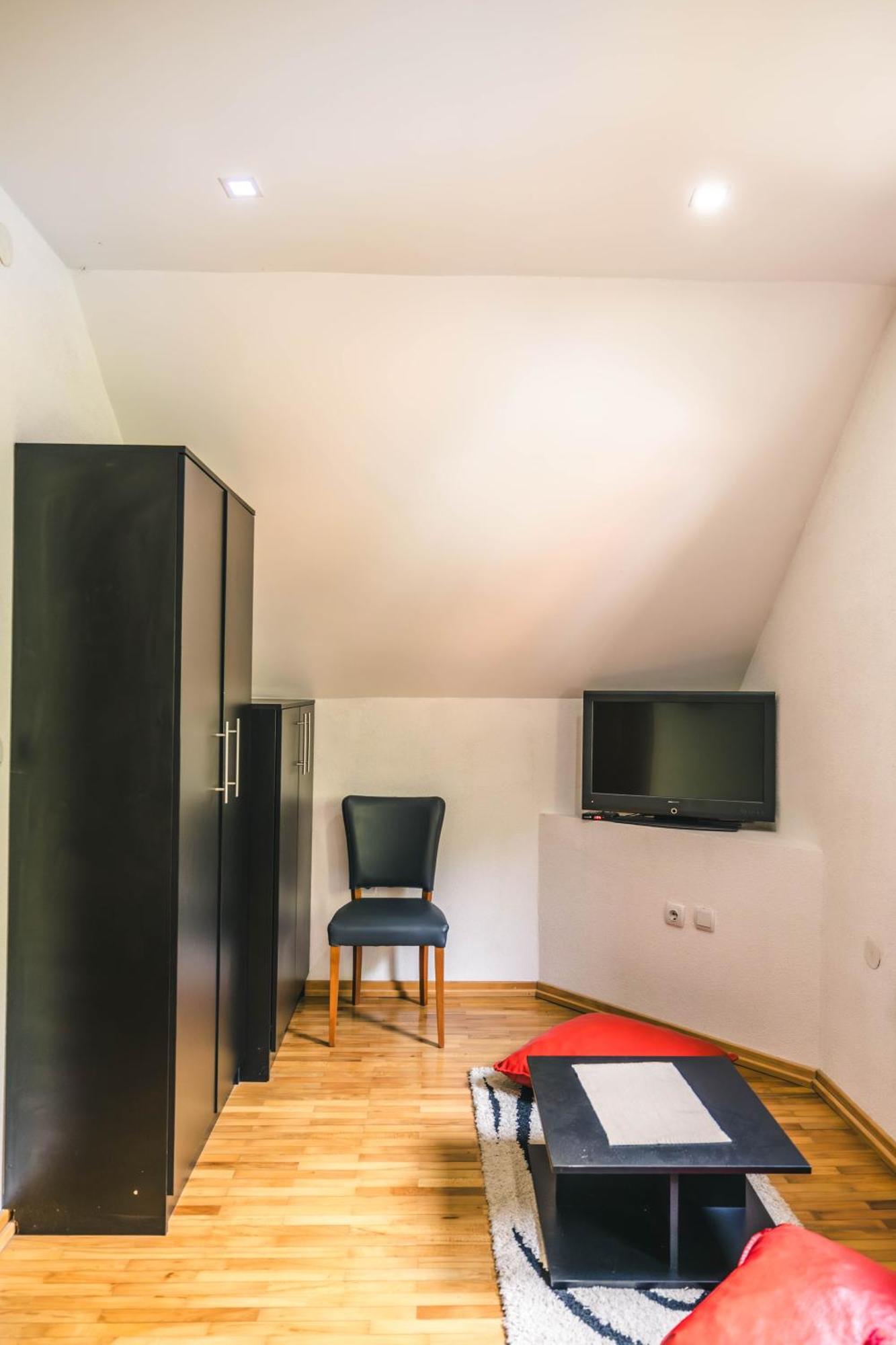 Lodge Zeleni Svet Crni Vrh Buitenkant foto