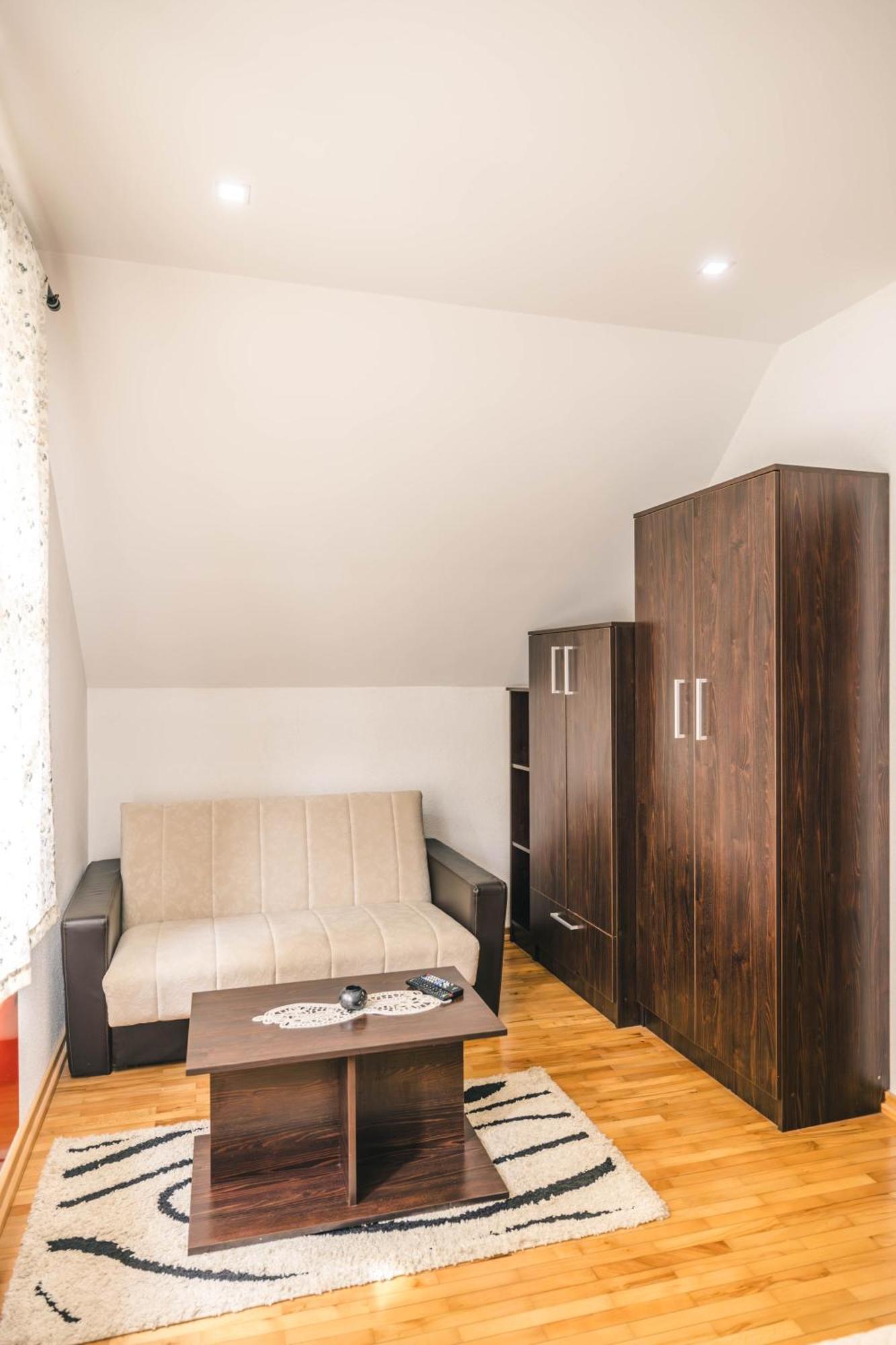Lodge Zeleni Svet Crni Vrh Buitenkant foto