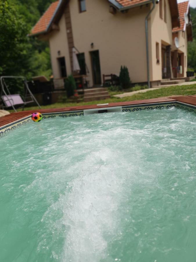 Lodge Zeleni Svet Crni Vrh Buitenkant foto