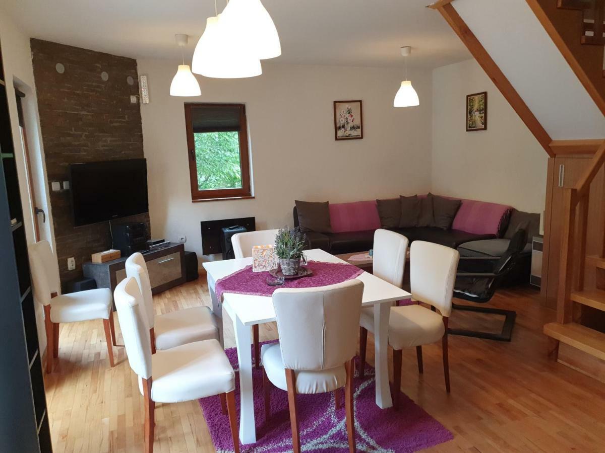 Lodge Zeleni Svet Crni Vrh Buitenkant foto