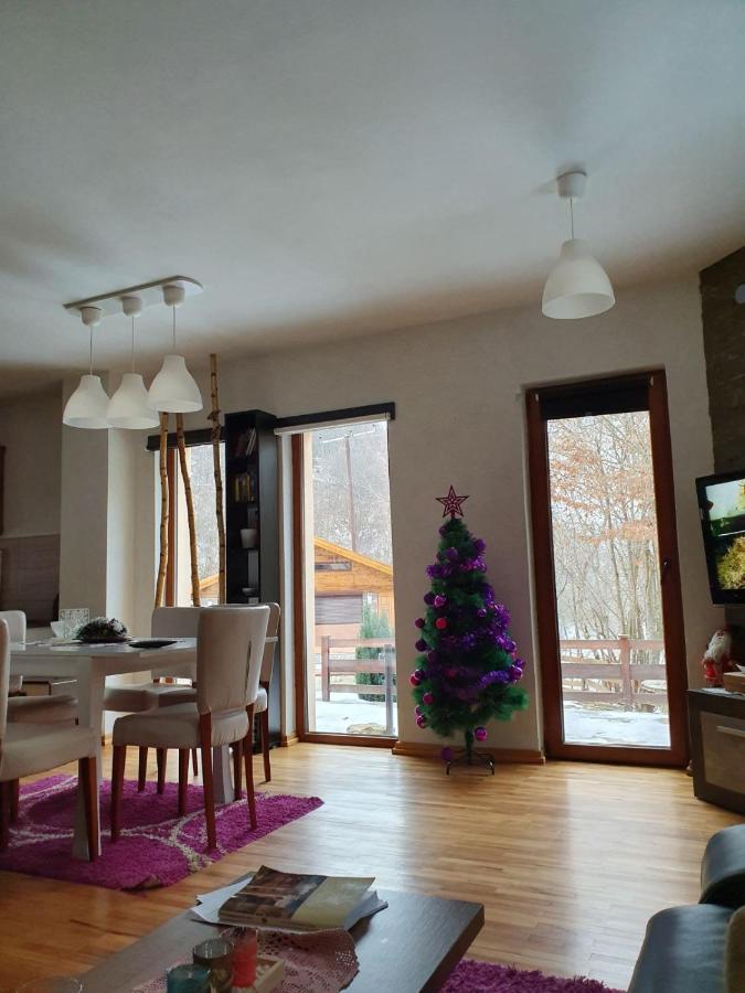 Lodge Zeleni Svet Crni Vrh Buitenkant foto